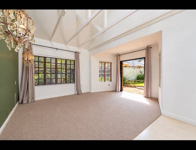 4 BEDROOM FREEHOLD FOR SALE IN ROBINDALE